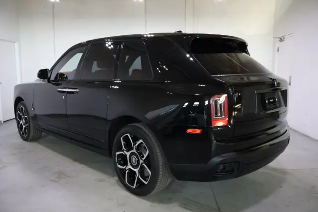 2024 Rolls-Royce Cullinan Black Badge - Starlight Headliner - Photo 4