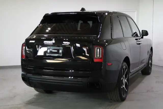 2024 Rolls-Royce Cullinan Black Badge - Starlight Headliner - Photo 6