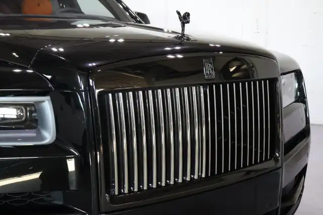 2024 Rolls-Royce Cullinan Black Badge - Starlight Headliner - Photo 10