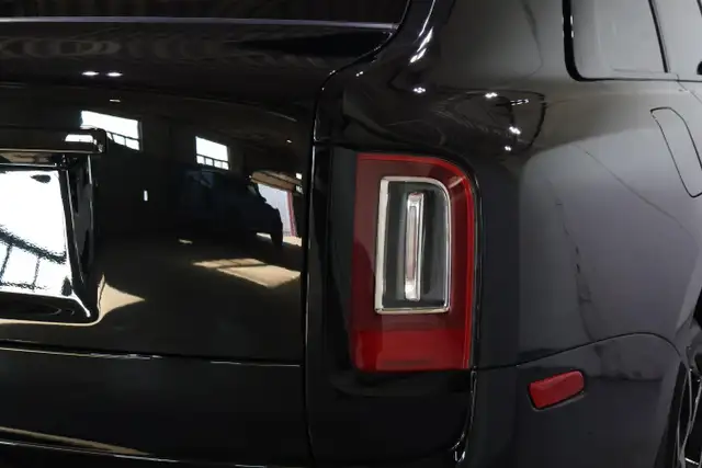 2024 Rolls-Royce Cullinan Black Badge - Starlight Headliner - Photo 13