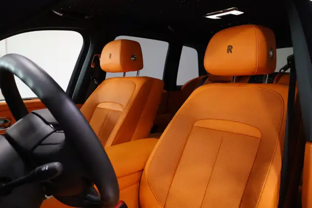2024 Rolls-Royce Cullinan Black Badge - Starlight Headliner - Photo 16