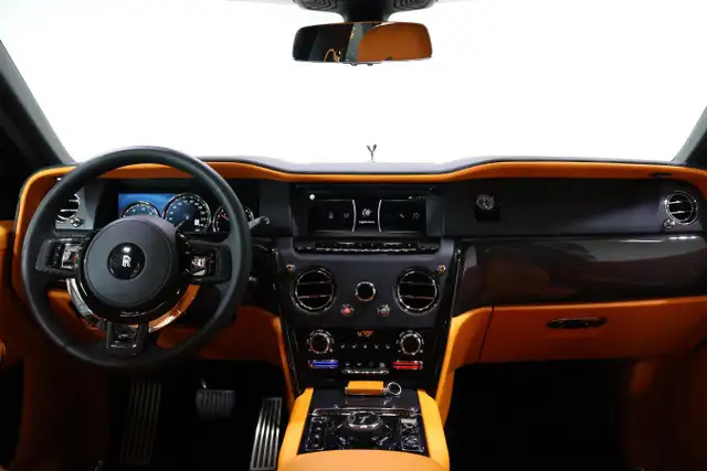 2024 Rolls-Royce Cullinan Black Badge - Starlight Headliner - Photo 24