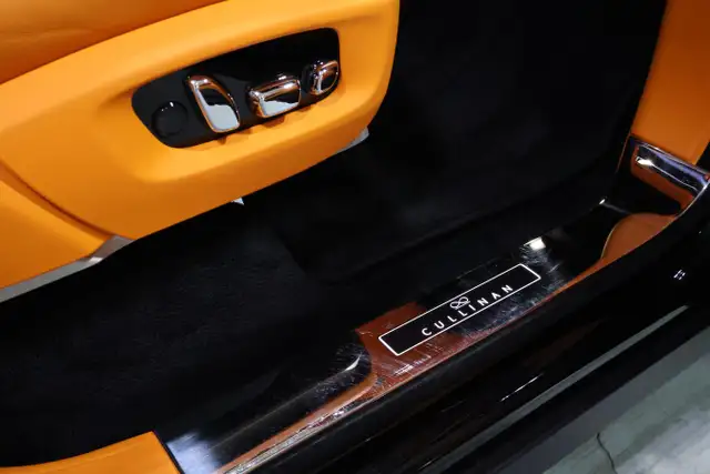 2024 Rolls-Royce Cullinan Black Badge - Starlight Headliner - Photo 27