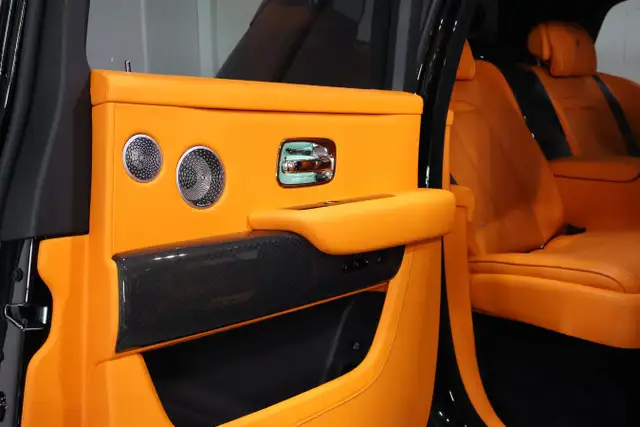 2024 Rolls-Royce Cullinan Black Badge - Starlight Headliner - Photo 32