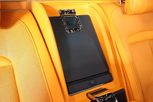 2024 Rolls-Royce Cullinan Black Badge - Starlight Headliner - Photo 35