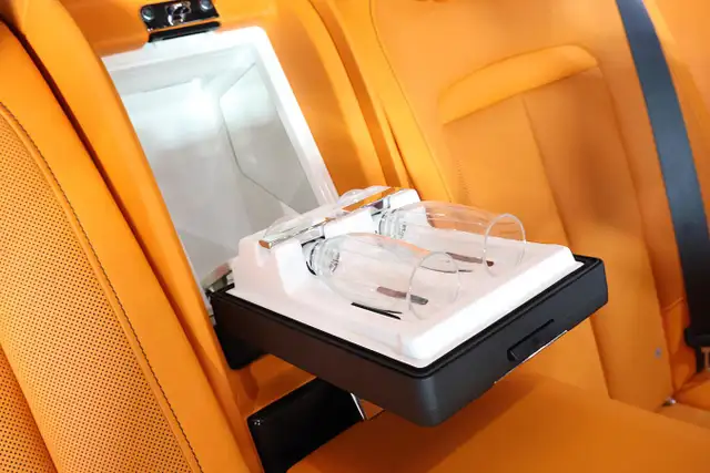 2024 Rolls-Royce Cullinan Black Badge - Starlight Headliner - Photo 36