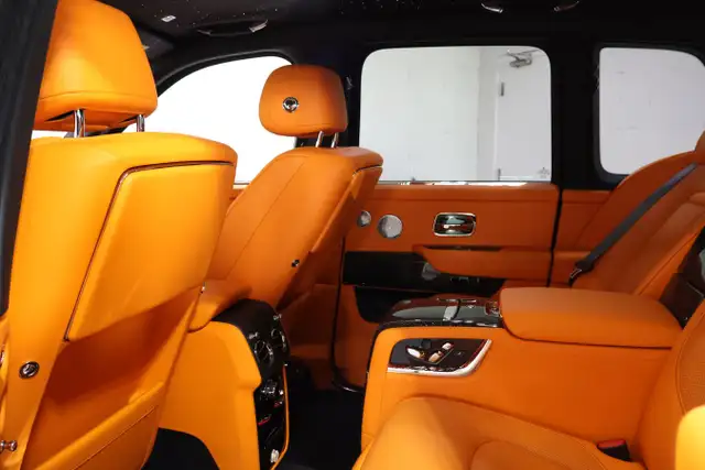 2024 Rolls-Royce Cullinan Black Badge - Starlight Headliner - Photo 42