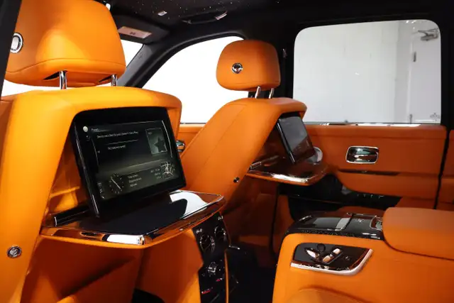 2024 Rolls-Royce Cullinan Black Badge - Starlight Headliner - Photo 43