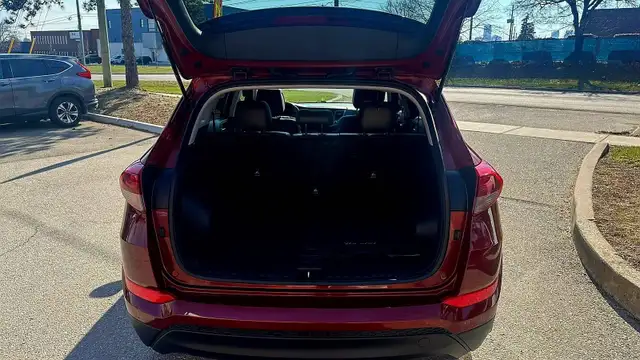 2018 Hyundai Tucson 2.0L LUXURY - AWD - PANO SUNROOF - NO ACCIDE - Photo 7