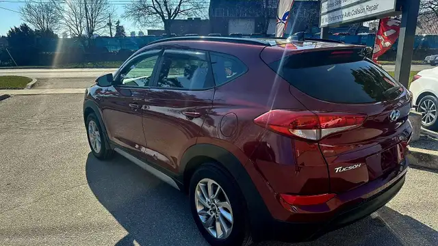 2018 Hyundai Tucson 2.0L LUXURY - AWD - PANO SUNROOF - NO ACCIDE - Photo 9
