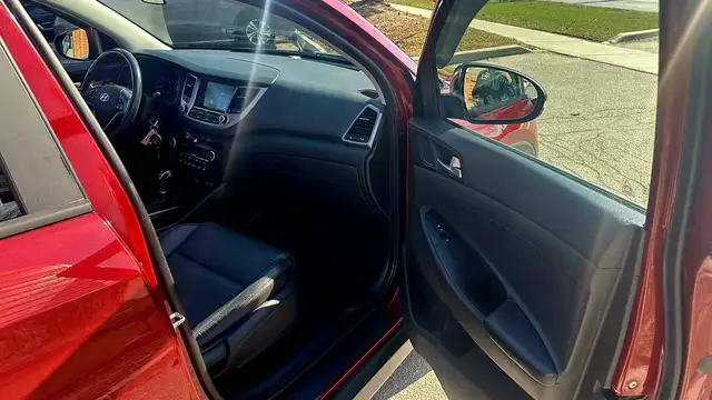 2018 Hyundai Tucson 2.0L LUXURY - AWD - PANO SUNROOF - NO ACCIDE - Photo 21