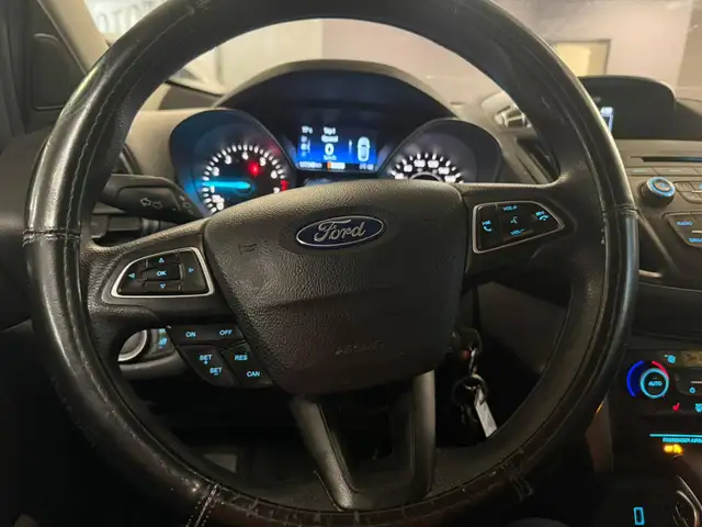 2018 Ford Escape SE, AWD, 20 DEALER SERVICE RECORDS. - Photo 5
