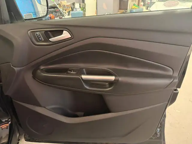 2018 Ford Escape SE, AWD, 20 DEALER SERVICE RECORDS. - Photo 17