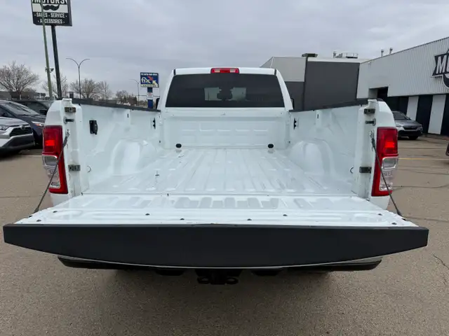 2024 RAM 3500 BIG HORN CREW CAB LONG BOX - Photo 7