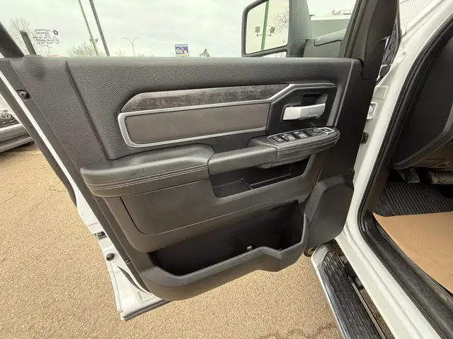 2024 RAM 3500 BIG HORN CREW CAB LONG BOX - Photo 10