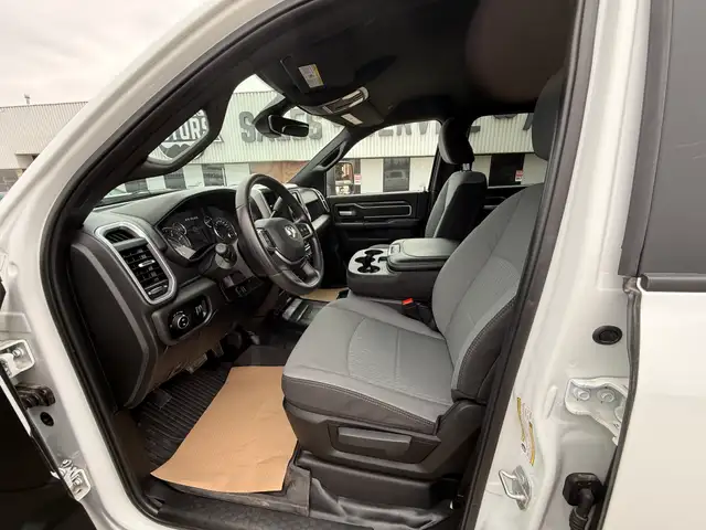 2024 RAM 3500 BIG HORN CREW CAB LONG BOX - Photo 11