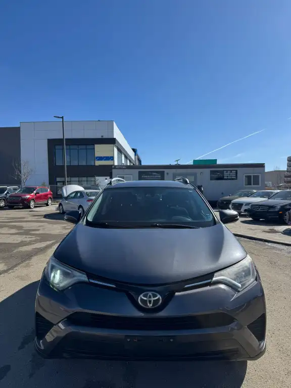 2017 Toyota RAV4 LE AWD : Well Serviced - Photo 2