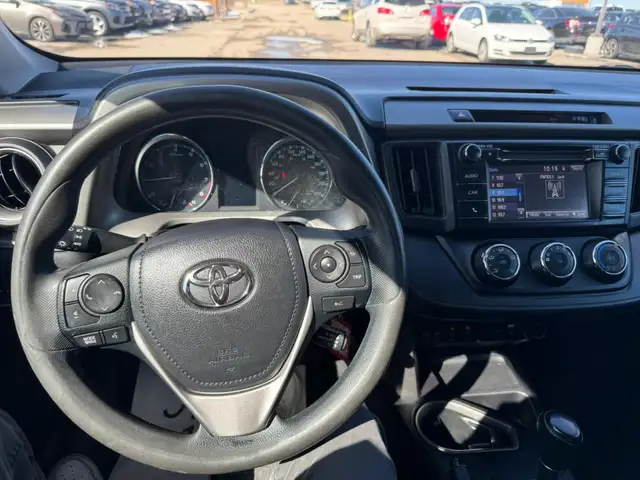 2017 Toyota RAV4 LE AWD : Well Serviced - Photo 12