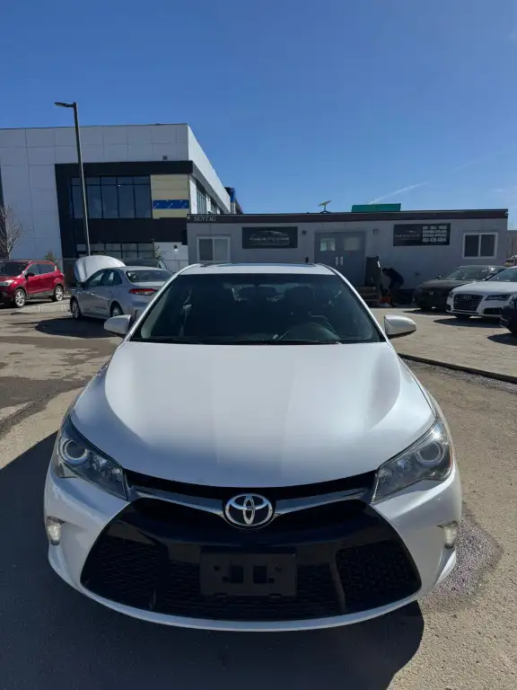 2015 Toyota Camry XSE : Very Well Serviced - Photo 2