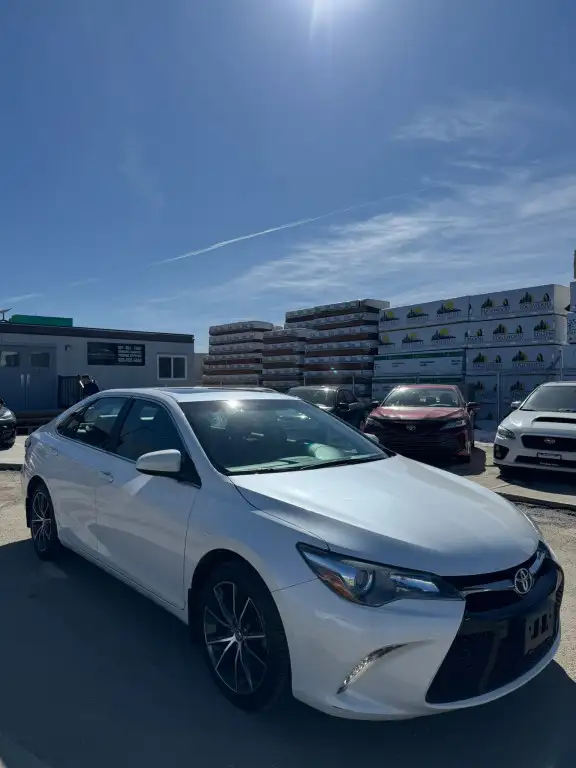 2015 Toyota Camry XSE : Very Well Serviced - Photo 3