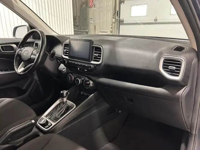 Hyundai Venue Preferred IVT avec couleur deux tons 2023 à vendre - Photo 20