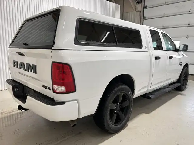 RAM 1500 Classic Express Quad Cab 4x4 caisse de 6 pi 4 po 2022 à - Photo 7