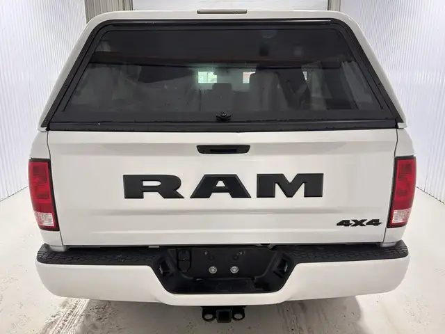 RAM 1500 Classic Express Quad Cab 4x4 caisse de 6 pi 4 po 2022 à - Photo 9