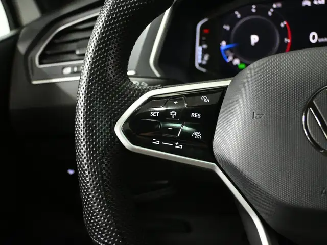 2024 Volkswagen Tiguan Highline R-Line No Accident Fender 360CAM - Photo 15