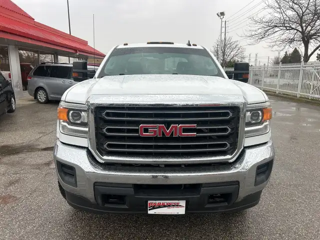 2018 GMC SIERRA 2500HD 4WD Crew Cab 153.7 SLE - Photo 2