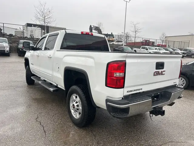 2018 GMC SIERRA 2500HD 4WD Crew Cab 153.7 SLE - Photo 7