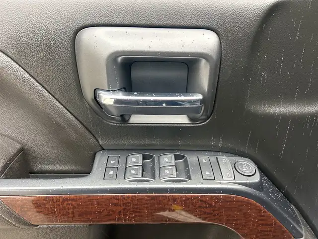 2018 GMC SIERRA 2500HD 4WD Crew Cab 153.7 SLE - Photo 10
