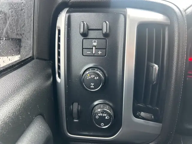 2018 GMC SIERRA 2500HD 4WD Crew Cab 153.7 SLE - Photo 11