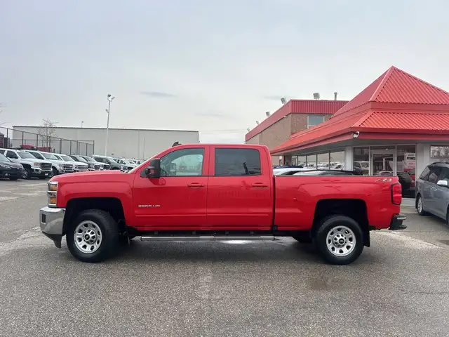 2018 Chevrolet SILVERADO 2500HD 4WD Crew Cab LT Z71 SHORT BOX 6. - Photo 9