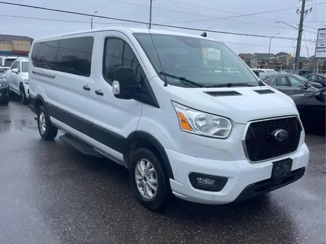 2022 Ford Transit XLT 12 passnger