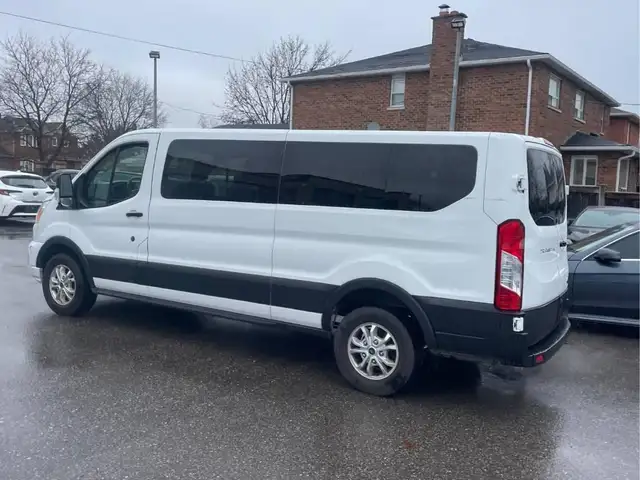 2022 Ford Transit XLT 12 passnger - Photo 8
