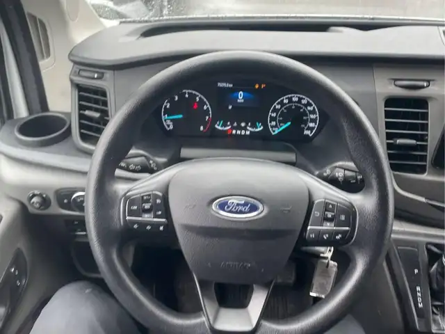 2022 Ford Transit XLT 12 passnger - Photo 9