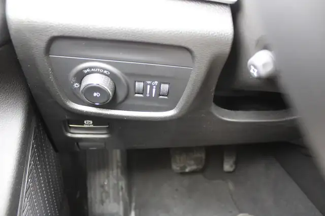 2024 Jeep Grand Cherokee Limited 4x4 6 Passenger - Photo 11