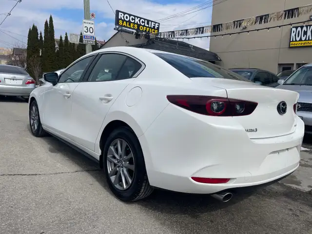 2022 Mazda 3 GS - Photo 7