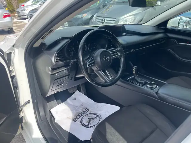2022 Mazda 3 GS - Photo 10