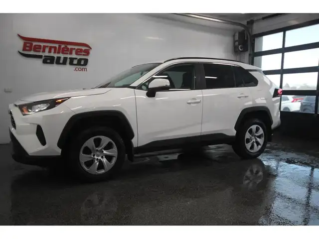 2021 Toyota RAV4 LE / AWD