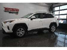 2021 Toyota RAV4 LE / AWD