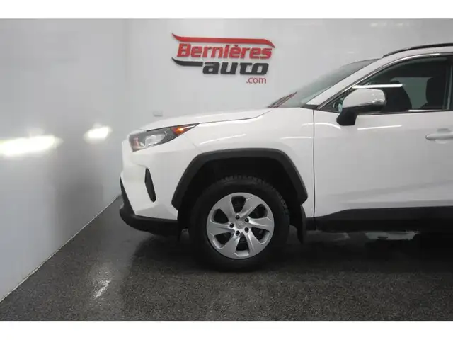2021 Toyota RAV4 LE / AWD - Photo 5