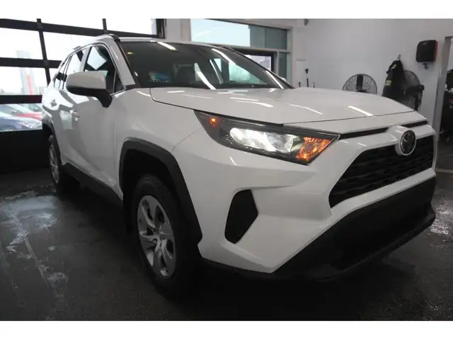 2021 Toyota RAV4 LE / AWD - Photo 8
