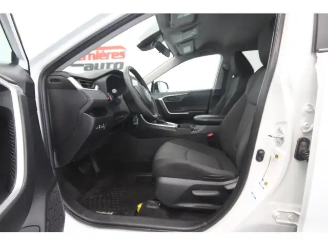 2021 Toyota RAV4 LE / AWD - Photo 15