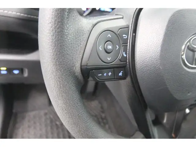 2021 Toyota RAV4 LE / AWD - Photo 18