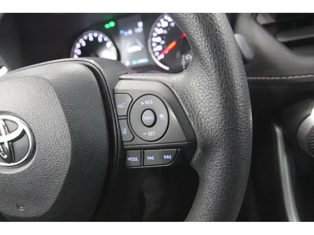 2021 Toyota RAV4 LE / AWD - Photo 20