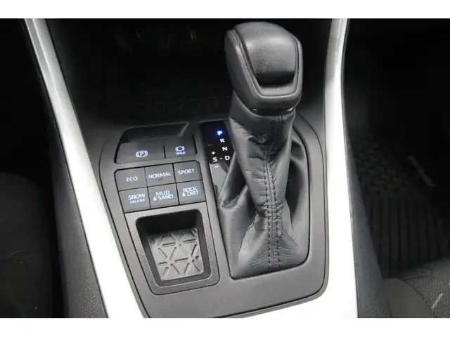 2021 Toyota RAV4 LE / AWD - Photo 24
