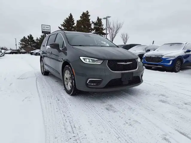 2022 Chrysler Pacifica Touring L V6 AWD - Photo 3