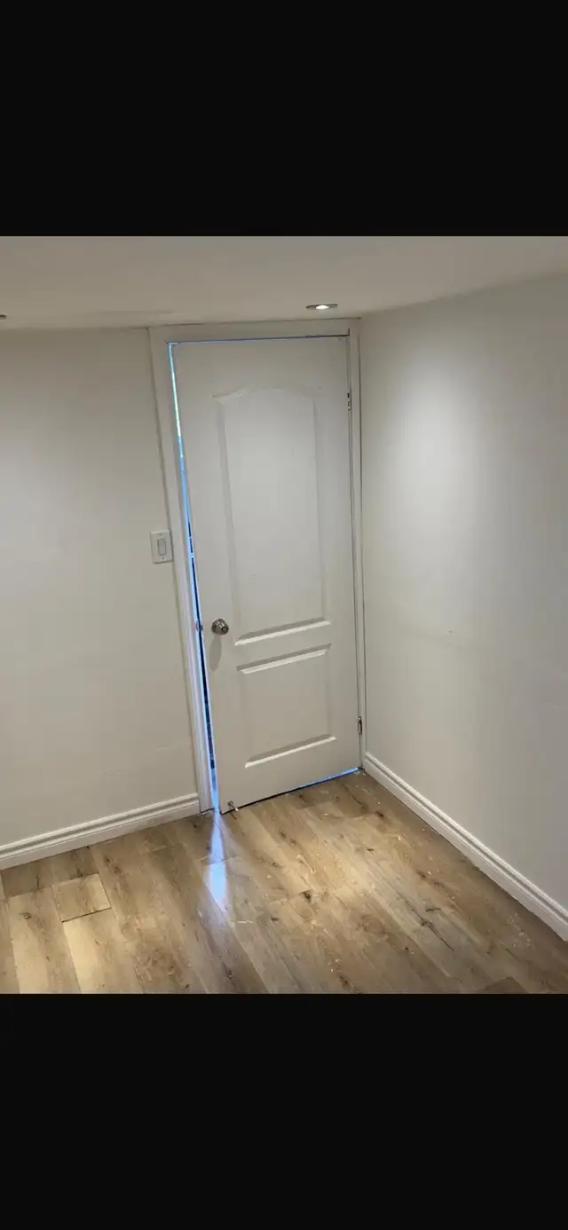 Scarboroughwarden and Lawrence rooms for rent - Photo 3