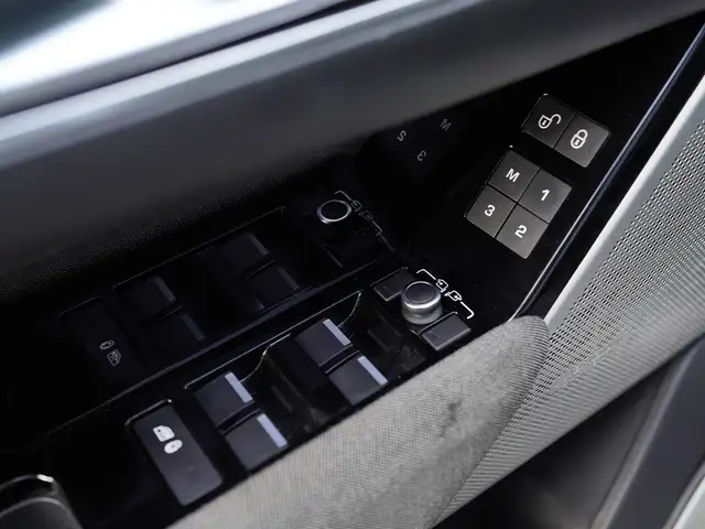 2019 Land Rover Range Rover Velar P380 R-Dynamic HSE, Heads up D - Photo 11